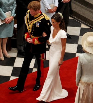 Enrique de Inglaterra y Pippa Middleton muy cómplices en la boda de sus hermanos