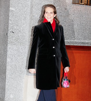 La Infanta Elena busca colegio para Victoria Federica en Londres