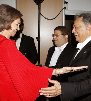 La reina Sofía disfruta del concierto inaugural del Festival del Música y Danza de Granada