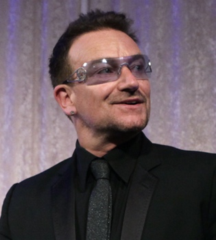 U2 desmiente que su cantante Bono esté en el hospital