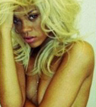 Rihanna se desnuda en Twitter por completo... y por enésima vez