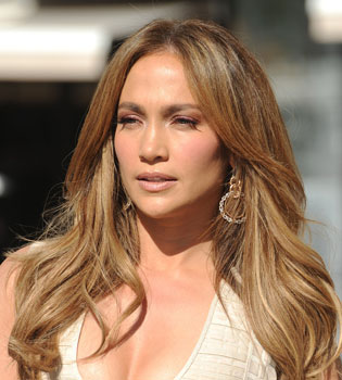 Casper Smart, el novio bailarín de Jennifer López, se ha tatuado 'JLo' en el pene