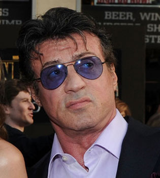 El hijo de Sylvester Stallone, encontrado muerto entre pastillas y basura