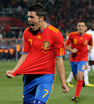 Los deportistas vestidos de rojo tienen ventaja