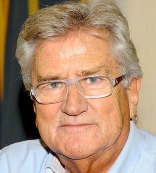 Alarma en Twitter por Pepe Domingo Castaño, ingresado por un infarto