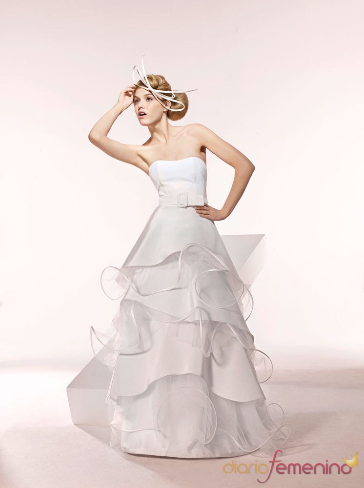 Moda Paris 2010 - Vestidos de Novia - Modelo Camelia