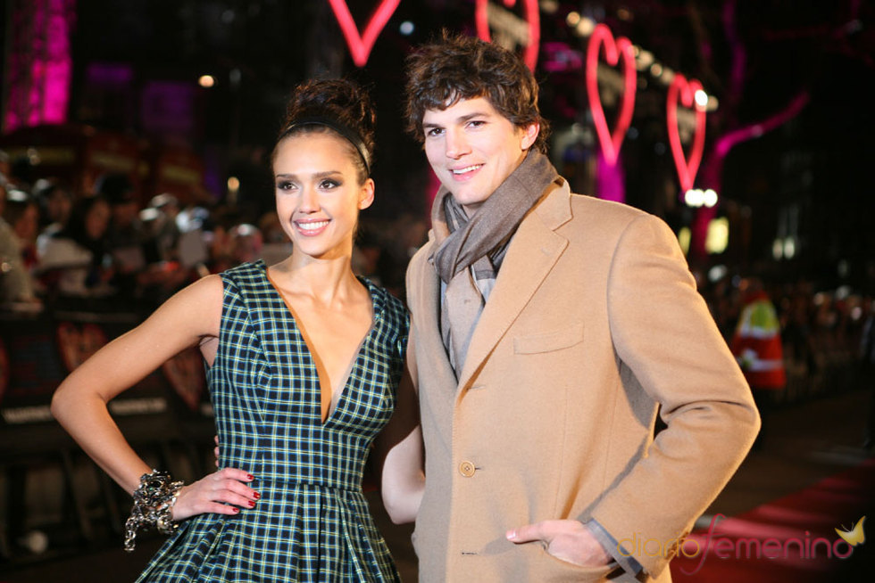 Ashton Kutcher en el estreno de Historias de San Valentín