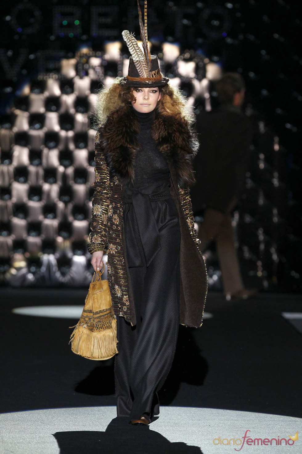 Estilo y elegancia de Roberto Verino en Cibeles 2010