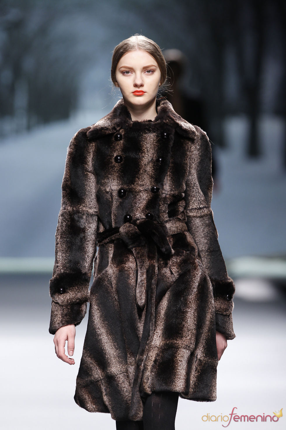 Look invernal con piel de Alma Aguilar Look invernal con piel de Alma Aguilar