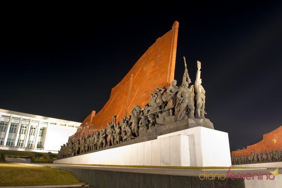 Monumento de soldados en Pyongyang