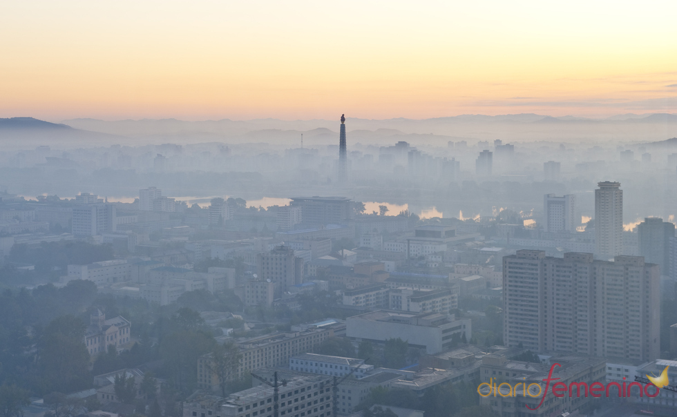 Pyongyang bajo la niebla