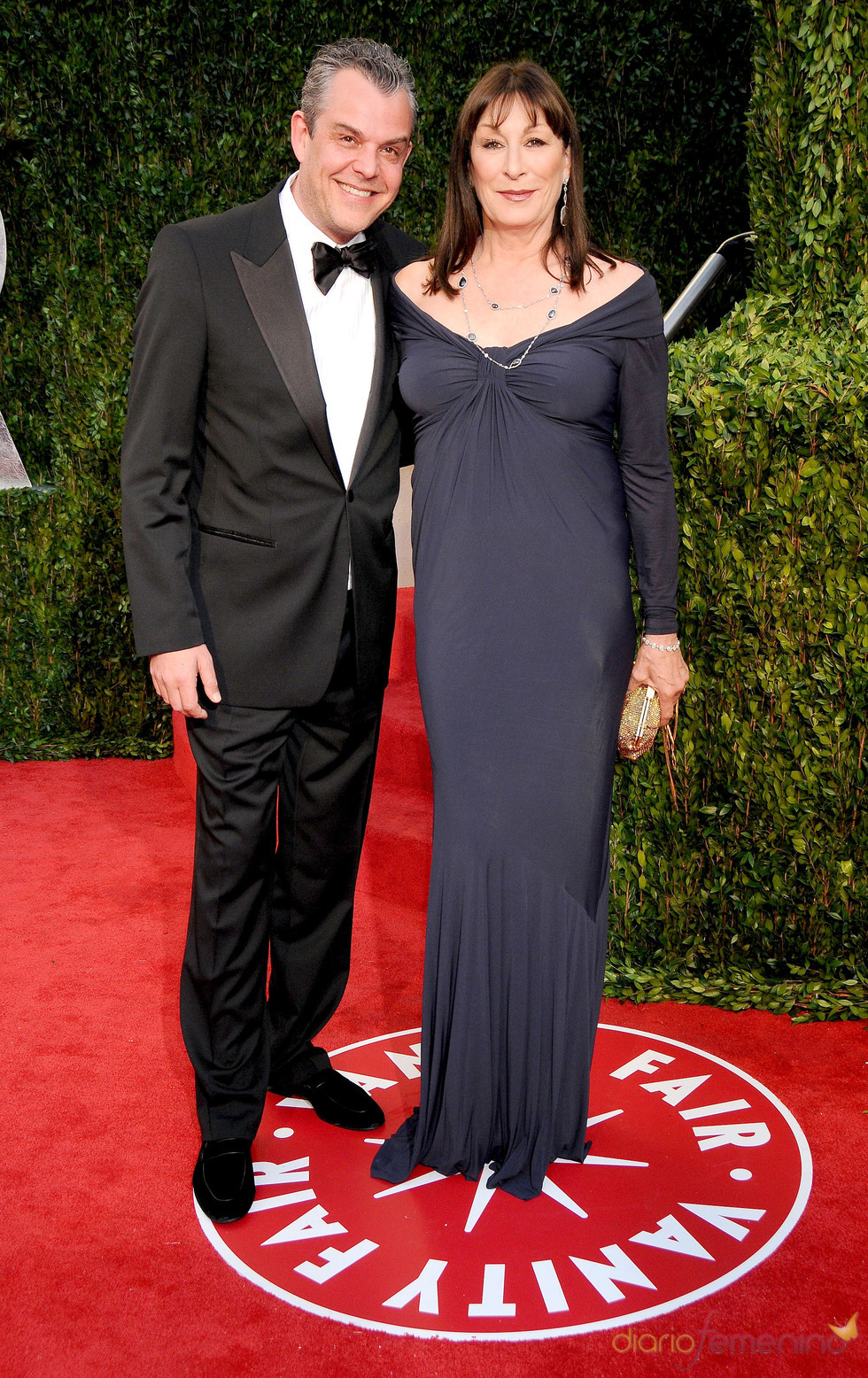 Danny y Angelica Huston en la fiesta Vanity Fair Oscar 2010