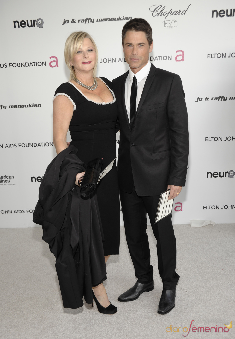 Rob Lowe y su mujer en la fiesta Elton John Oscar 2010