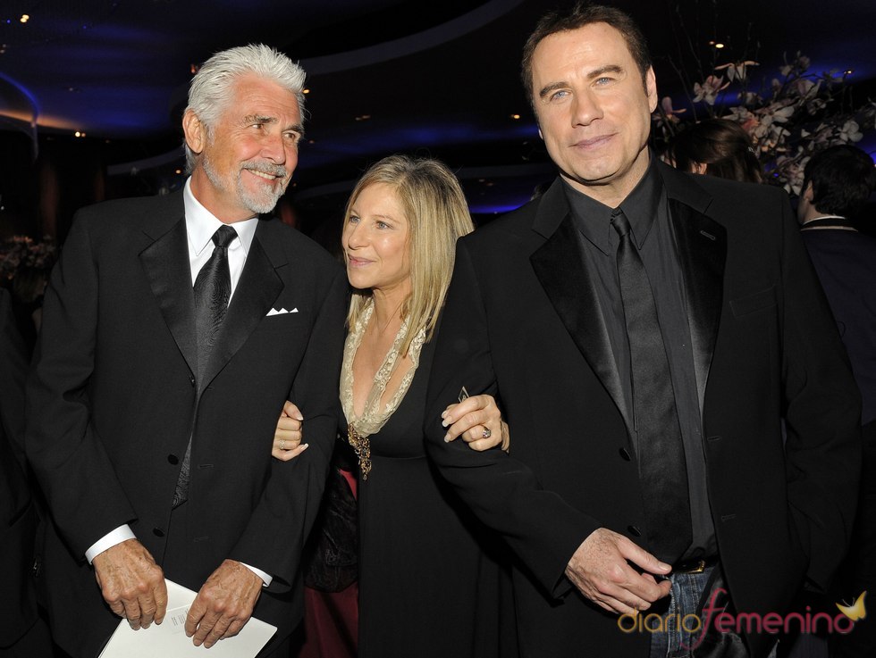 James Brolin, Streisand y Travolta en el baile Governors Ball, tras los Oscar 2010