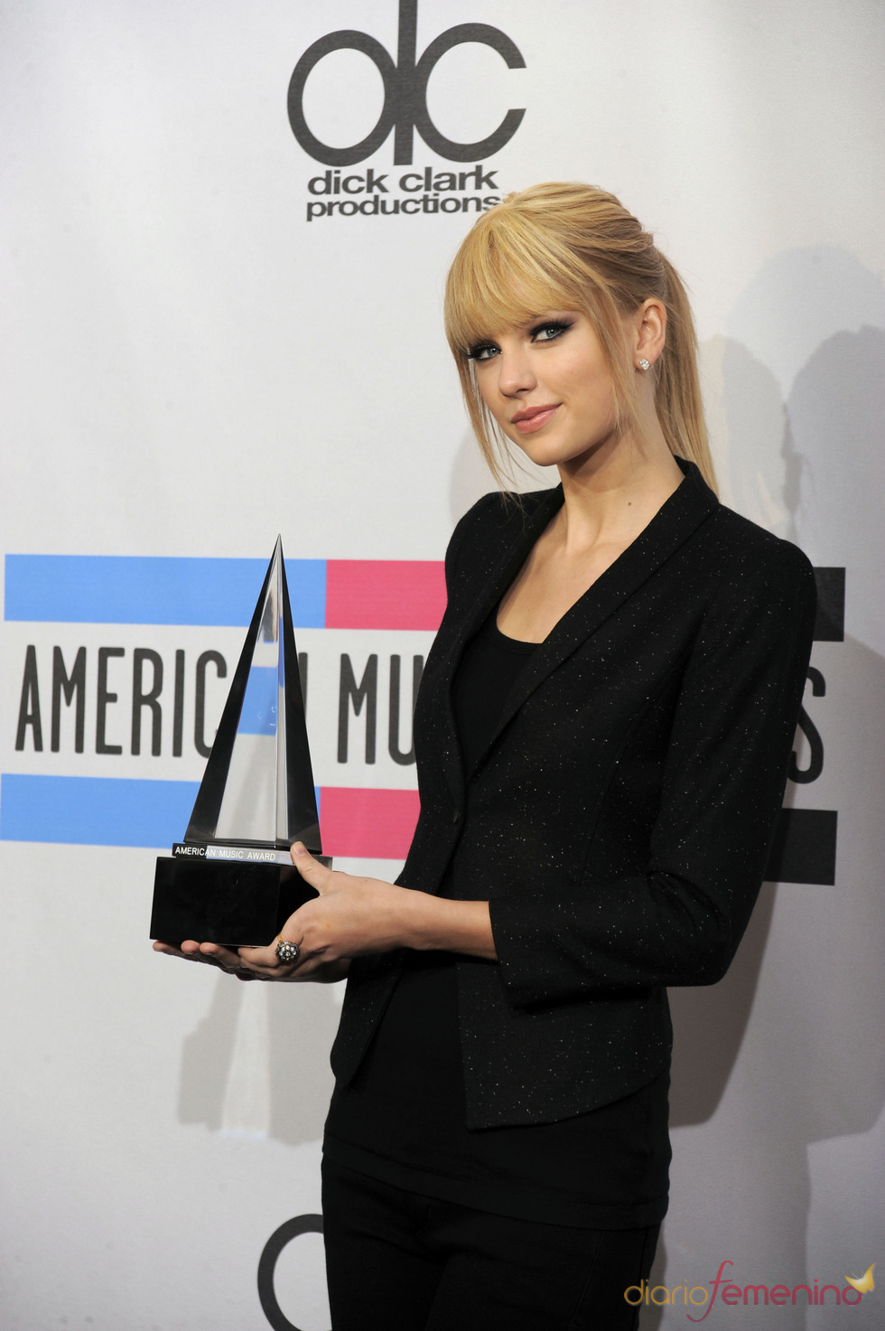 Taylor Swift durante la celebración de los premios de la música en Los Ángeles