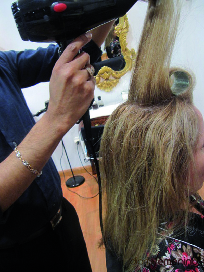 Paso 1. Peinado sesentero para Navidad