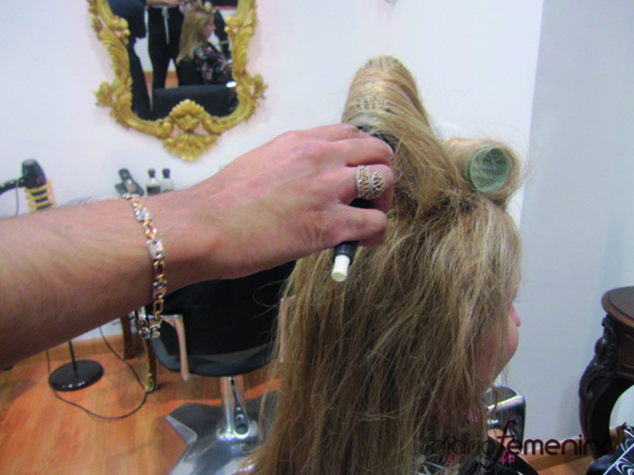 Paso 2. Peinado sesentero para Navidad