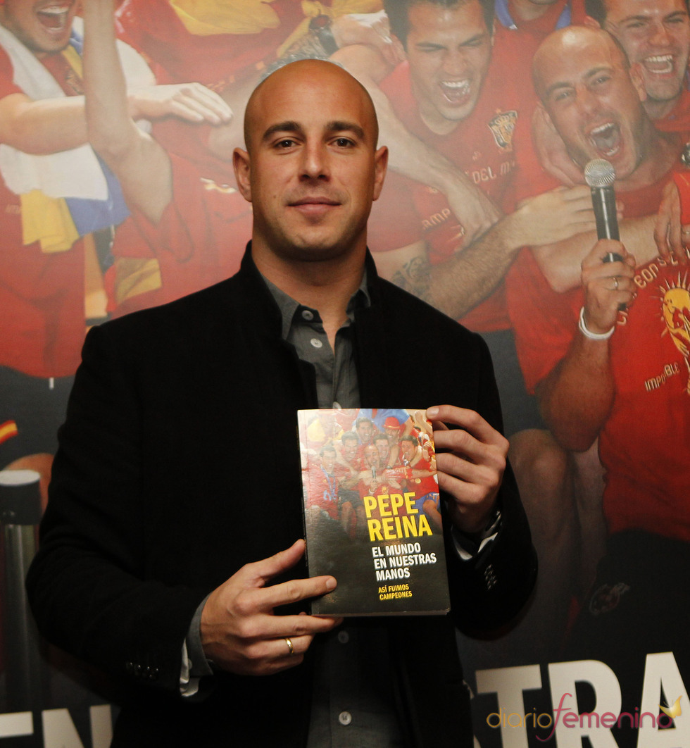 Pepe Reina presenta el libro de la Selección española