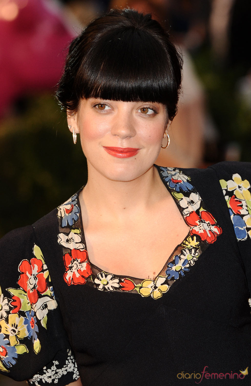 Lily Allen se pasa al flequillo recto