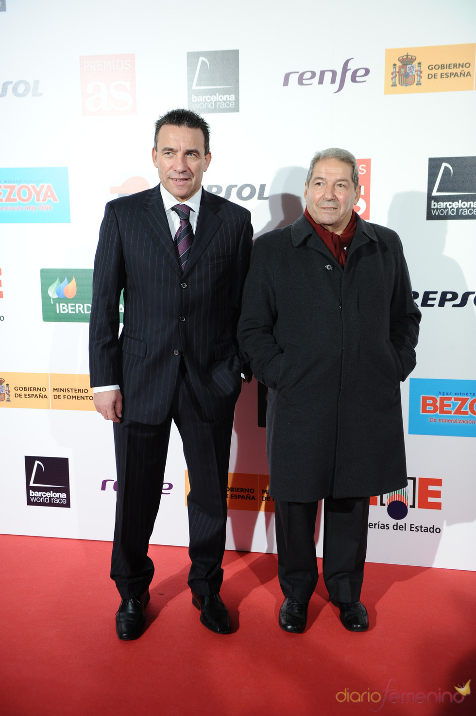 El ex-futbolista Paco Buyo y un acompañante durante los Premios As del Deporte 2010