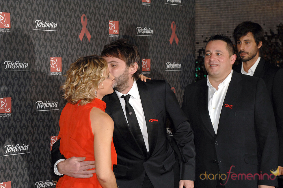 Eugenia Martínez de Irujo y Fernando Tejero se besan