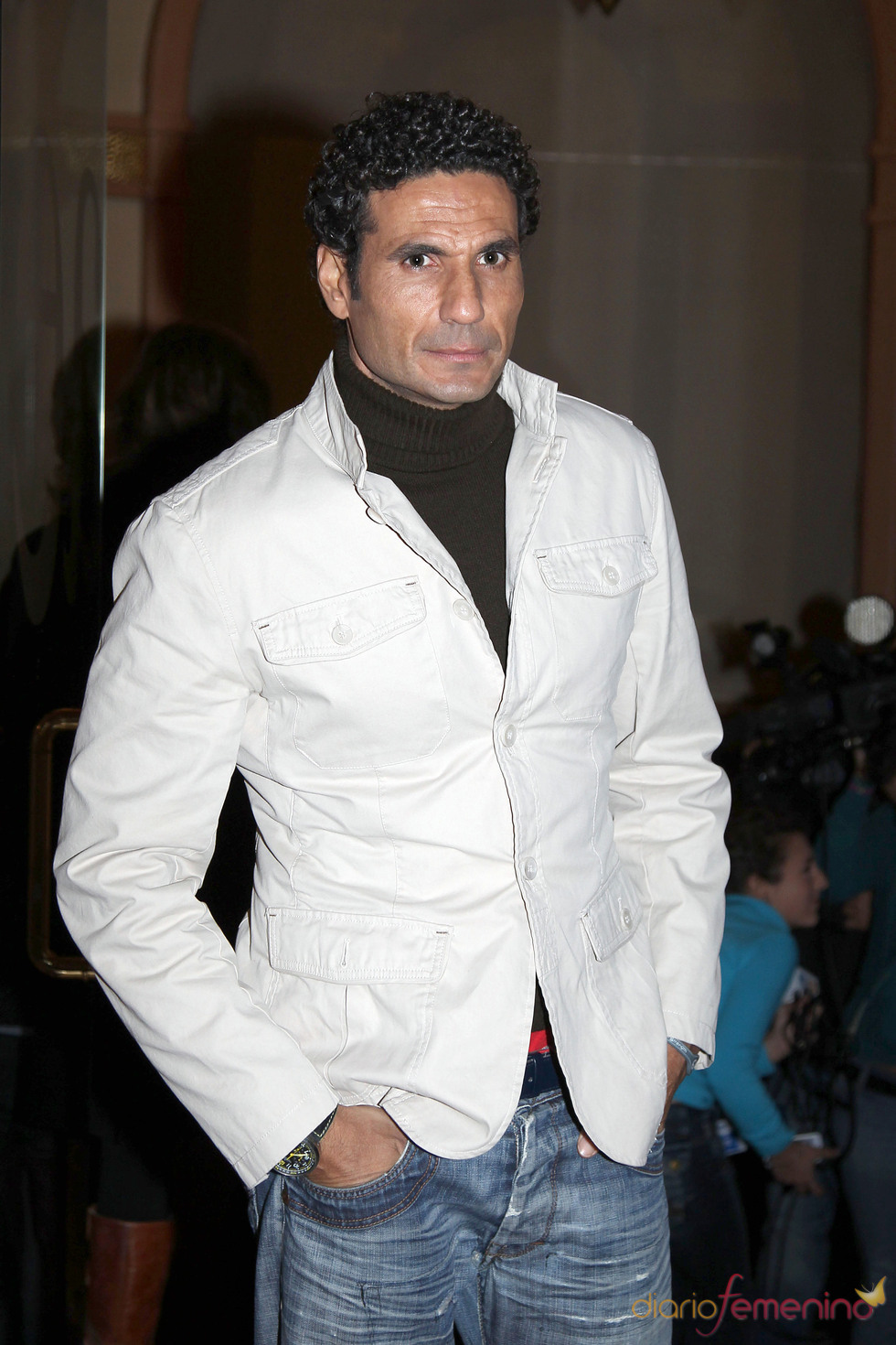 Óscar Higares en la capilla ardiente de Enrique Morente