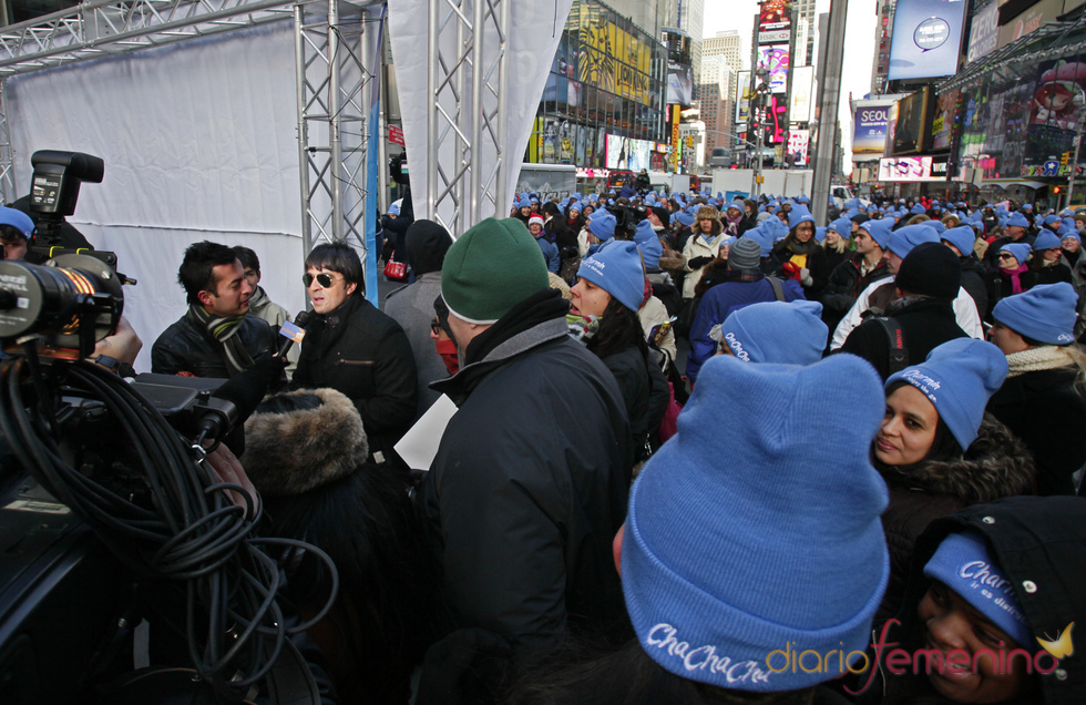 Luis Fonsi consigue el Guiness del baile Cha Cha Cha