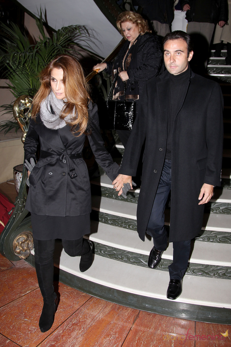 Enrique Ponce y Paloma Cuevas en la capilla ardiente de Enrique Morente