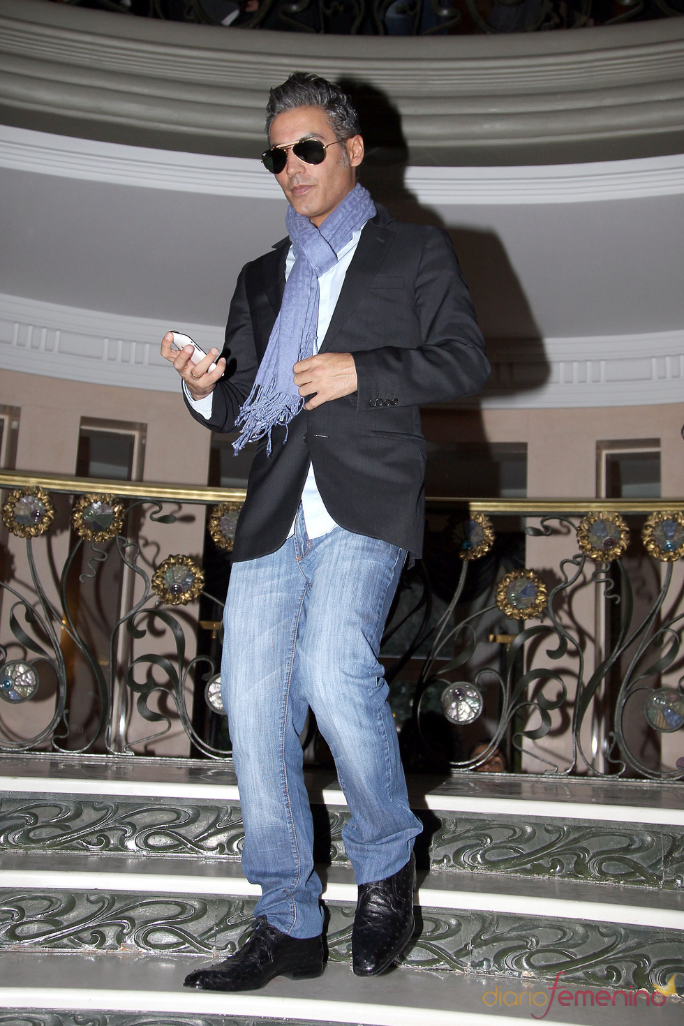 Pitingo en la capilla ardiente de Enrique Morente