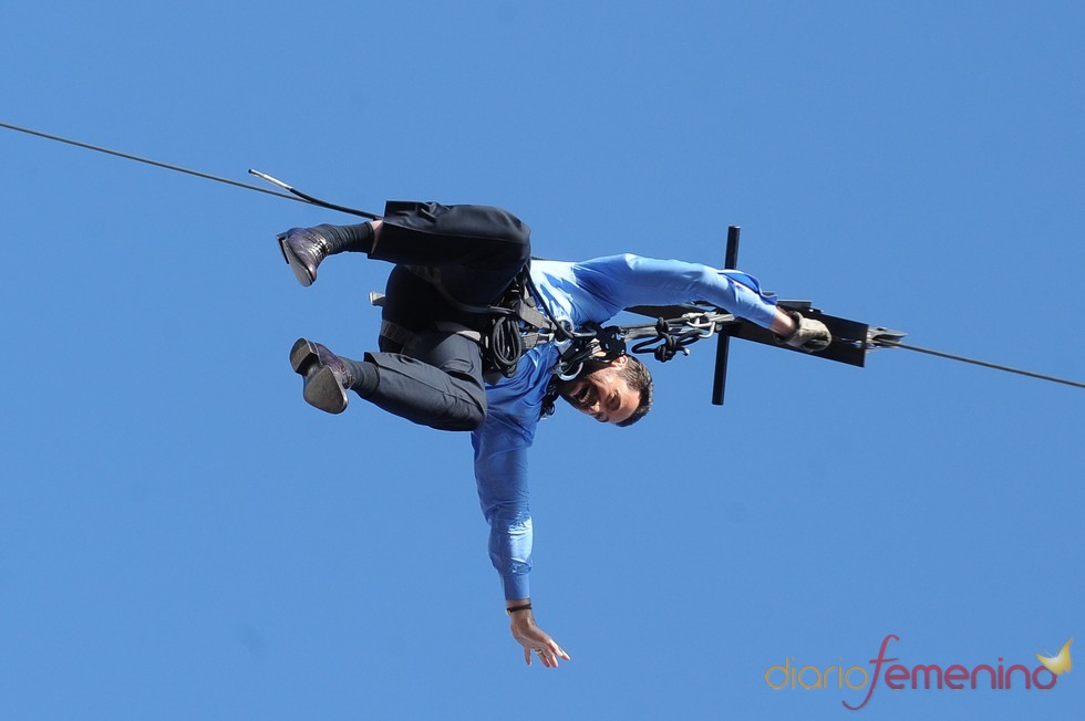 Hugh Jackman se accidenta en el show de Oprah Winfrey