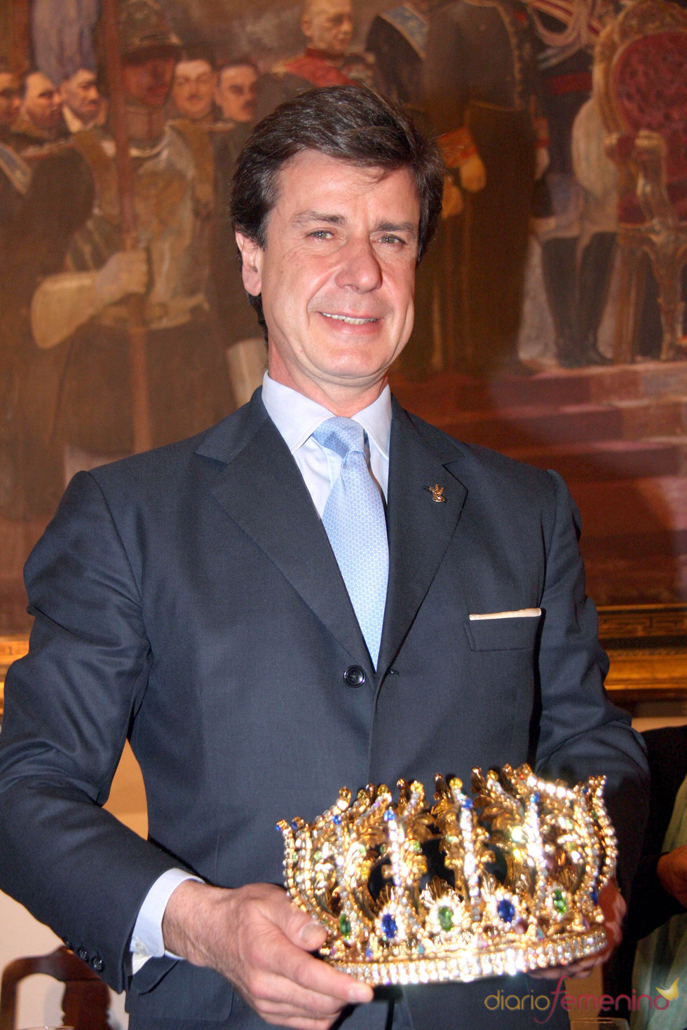 Cayetano Martínez de Urijo con su corona de 'Rey Gaspar'