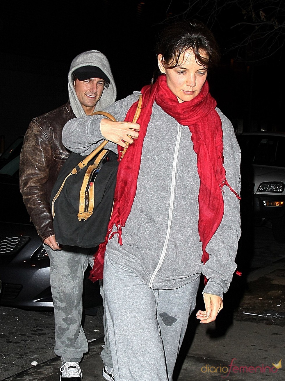 Katie Holmes y Tom Cruise con cara de pocos amigos después del gimnasio