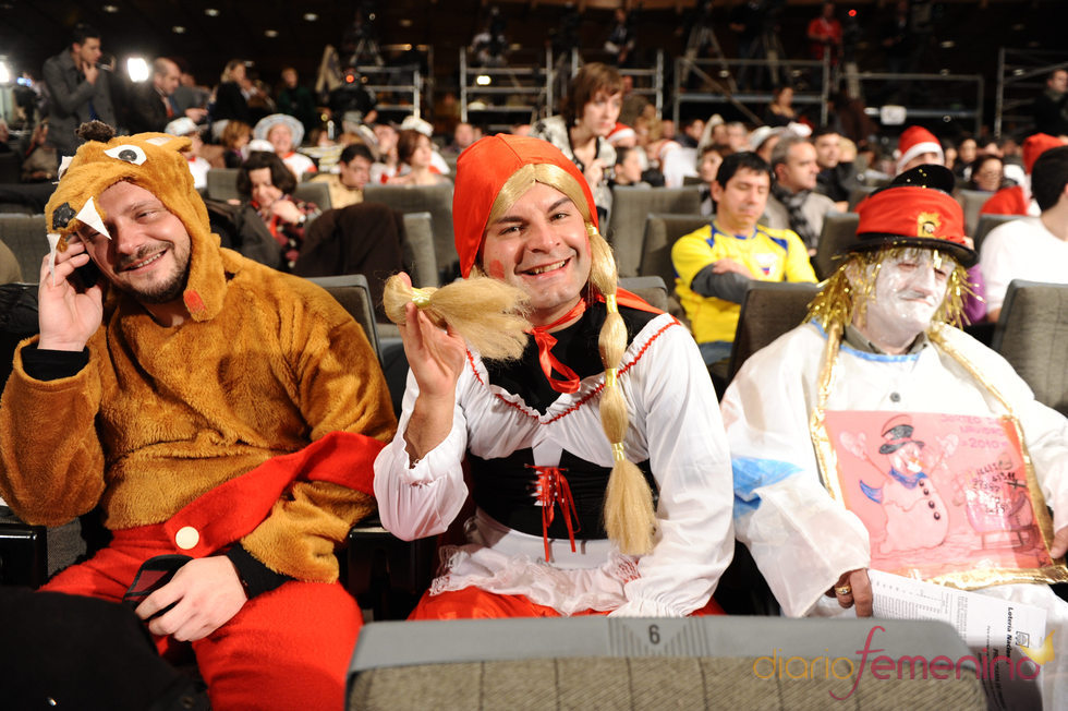 Fiesta de disfraces en el Sorteo de Navidad