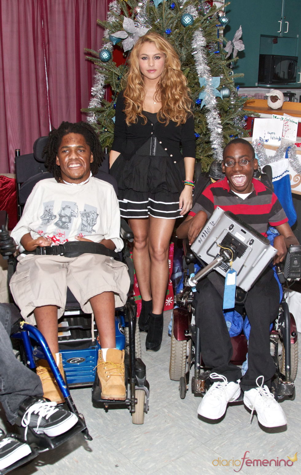 Paulina Rubio reaparece en un acto benéfico