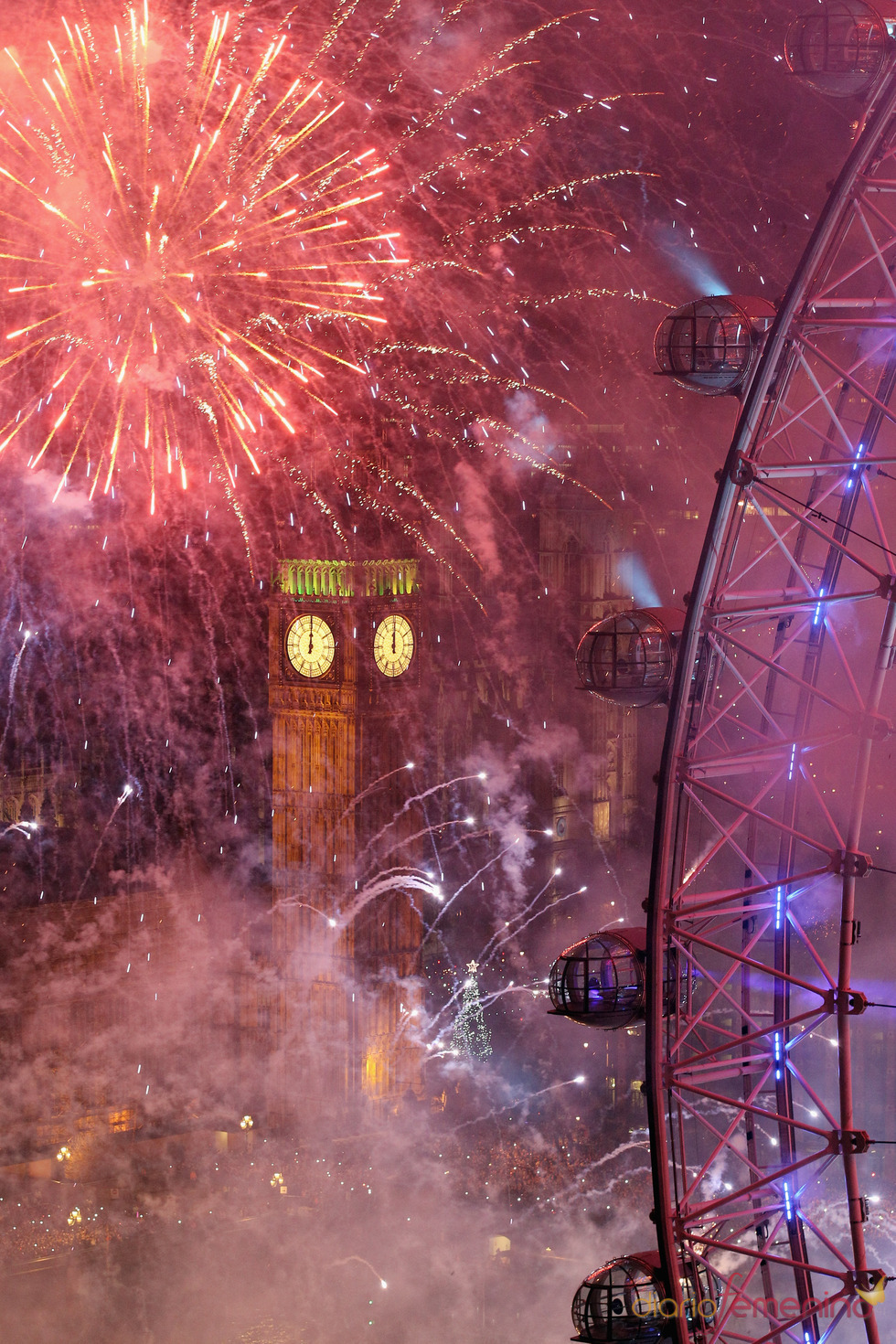 Fuegos artificiales en Londres en las celebraciones del año nuevo
