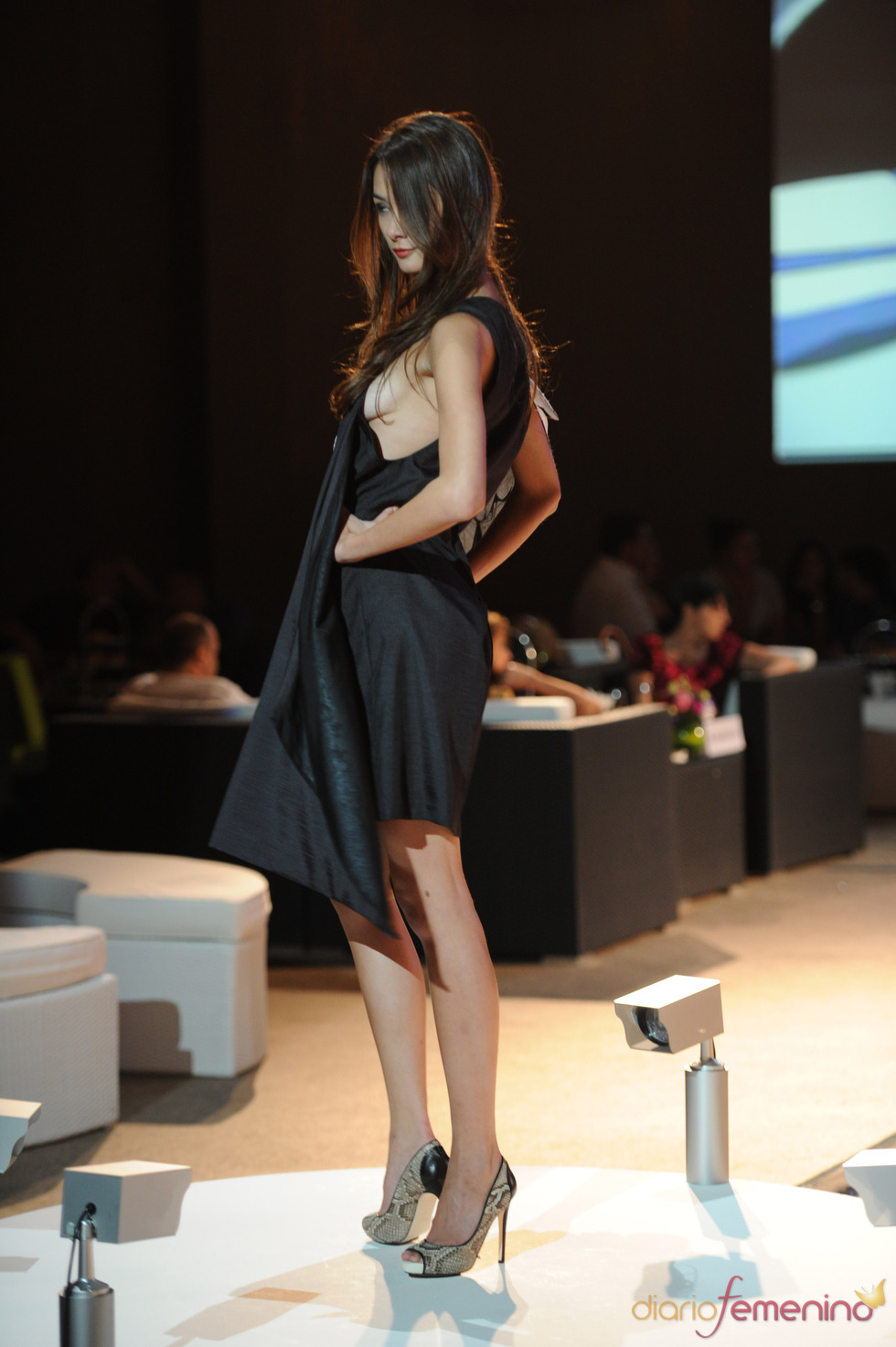 La piel de serpiente, otro imprescindible en la colección de primavera/verano de Burak Uyan