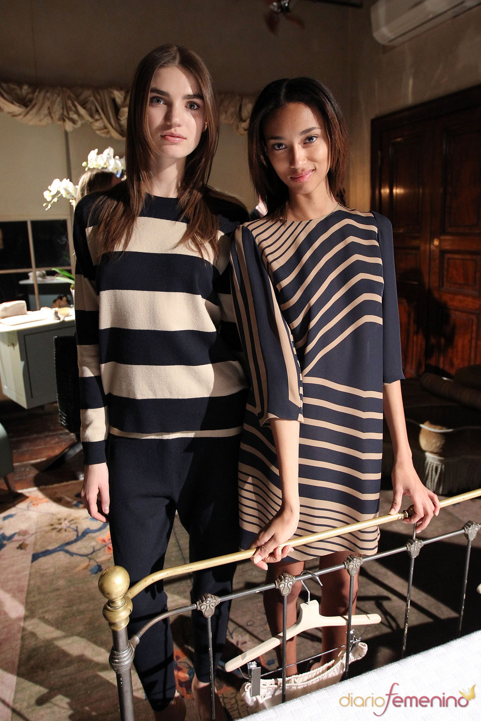 Modelos con look marinero antes del desfile de Stella McCartney en NYC