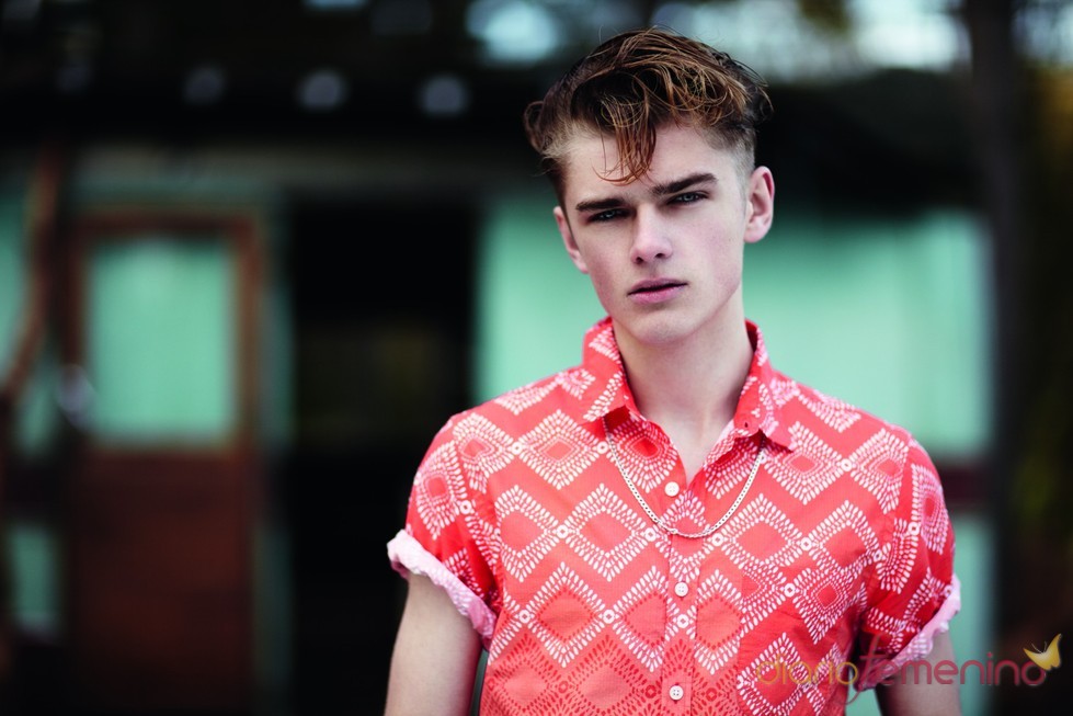 Camisa roja de TopMan colección p/v 2011