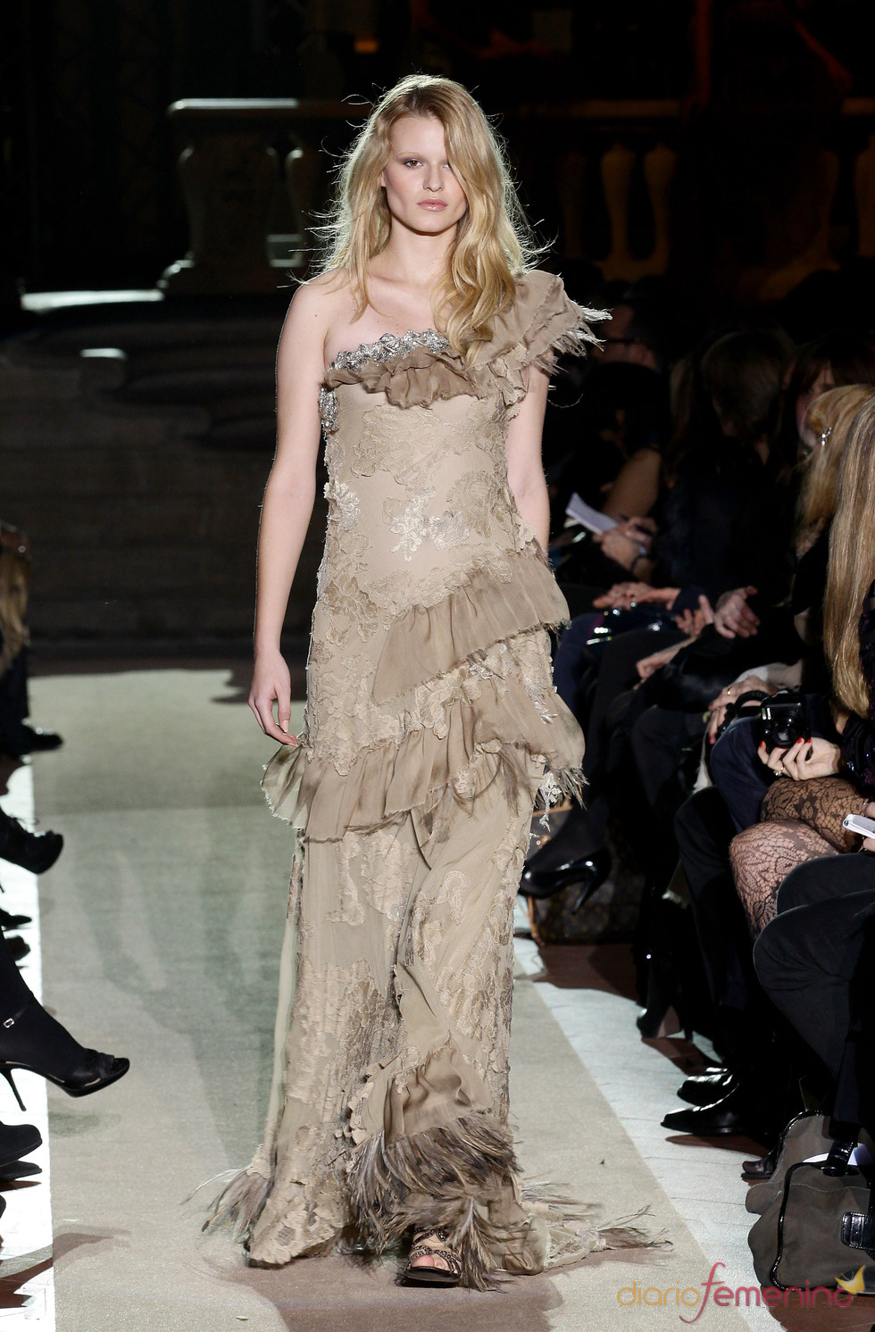 Desfile inaugural de Alberta Ferretti en la Pitti Uomo 79 Desfile inaugural de Alberta Ferretti en la Pitti Uomo 79