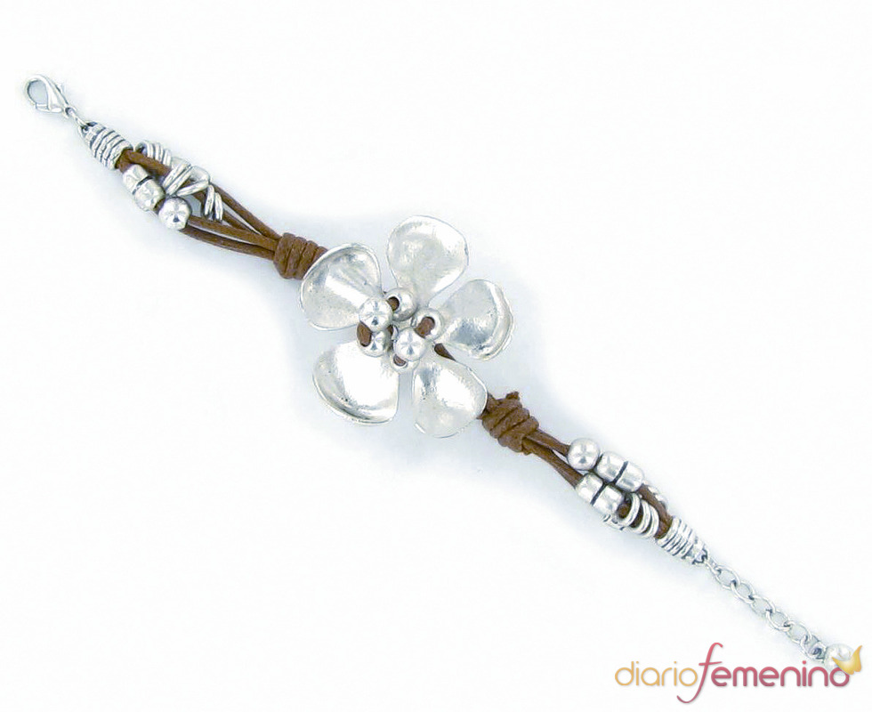 Pulsera con flor deTantrend