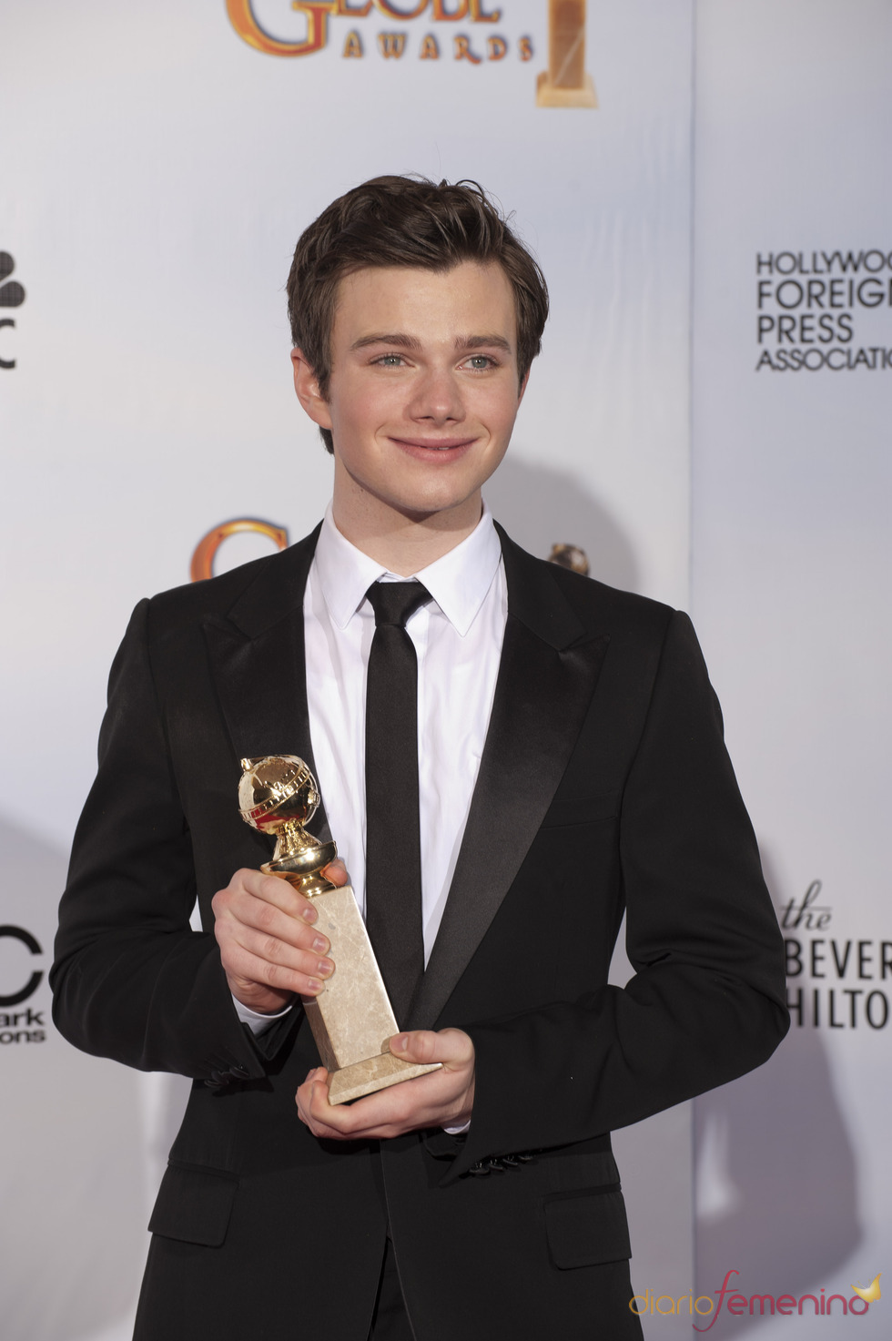 Chris Colfer, de 'Glee', premiado en los Globos de Oro 2011
