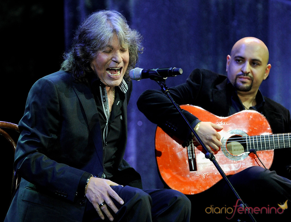 José Mercé actúa en los Premios Jose María Forqué 2011