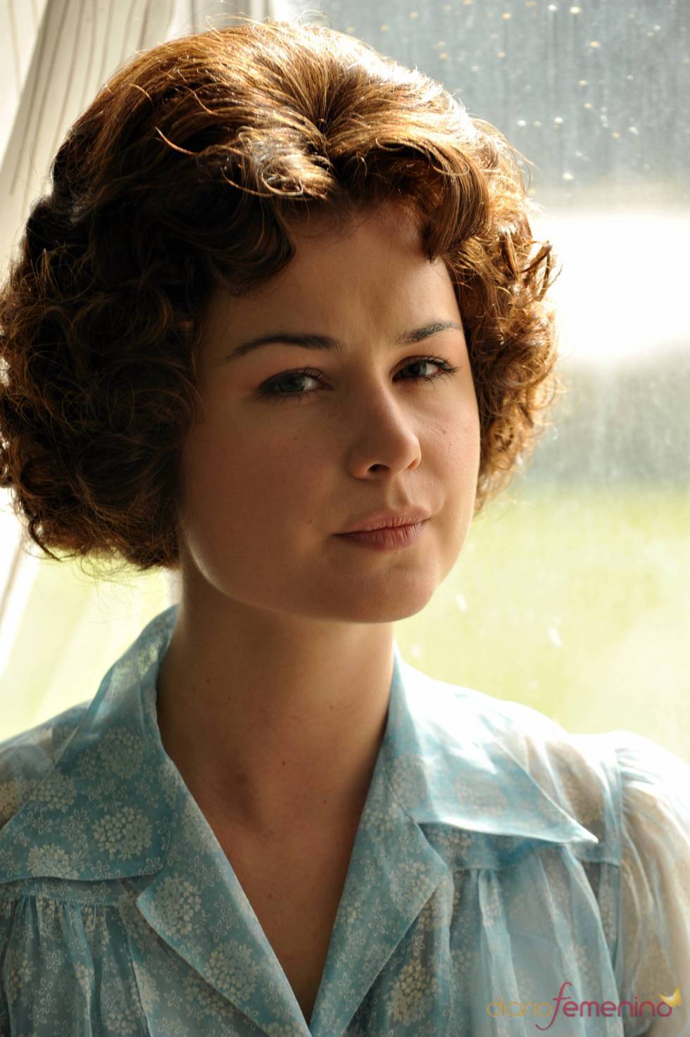 Nadia de Santiago encarna a la Reina Sofía