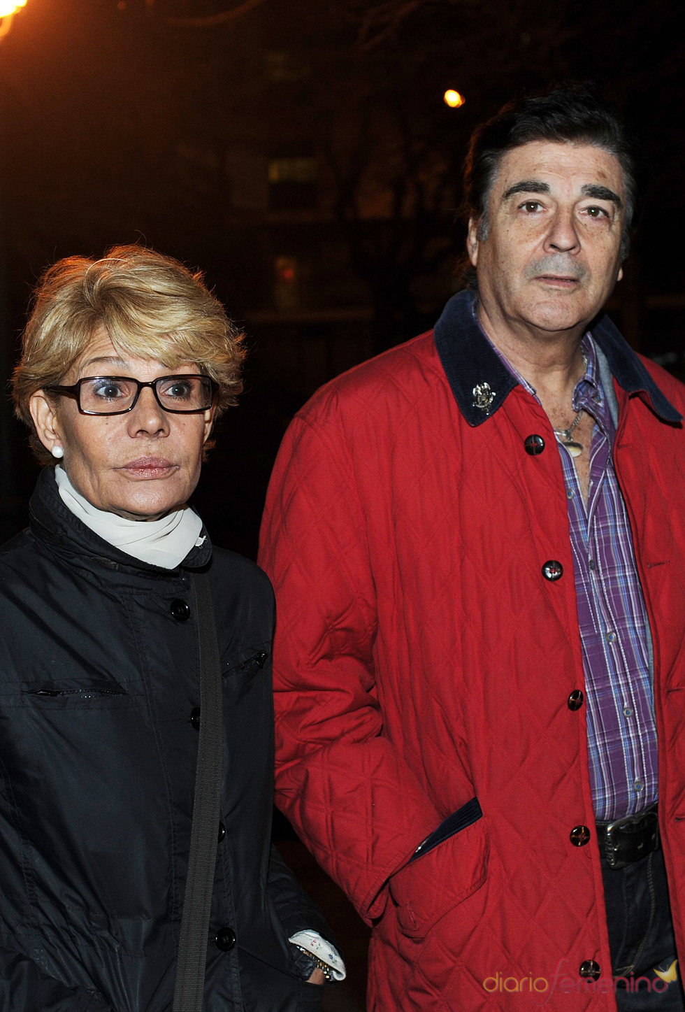 Rosa Valenti y Máximo Valverde en la misa funeral por Juanito Navarro