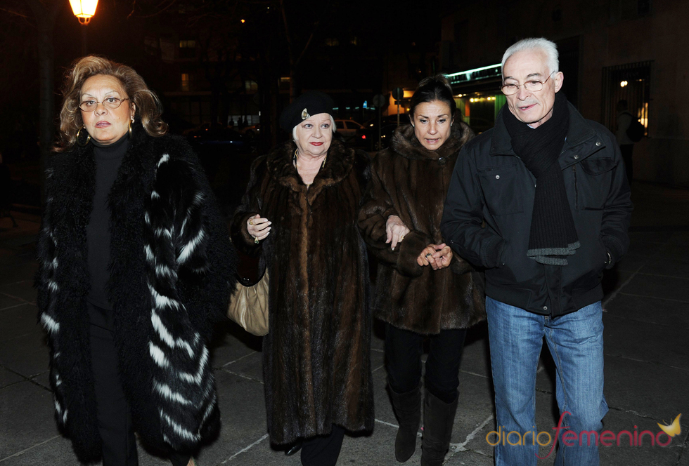 Amigos y familiares se despiden de Juanito Navarro