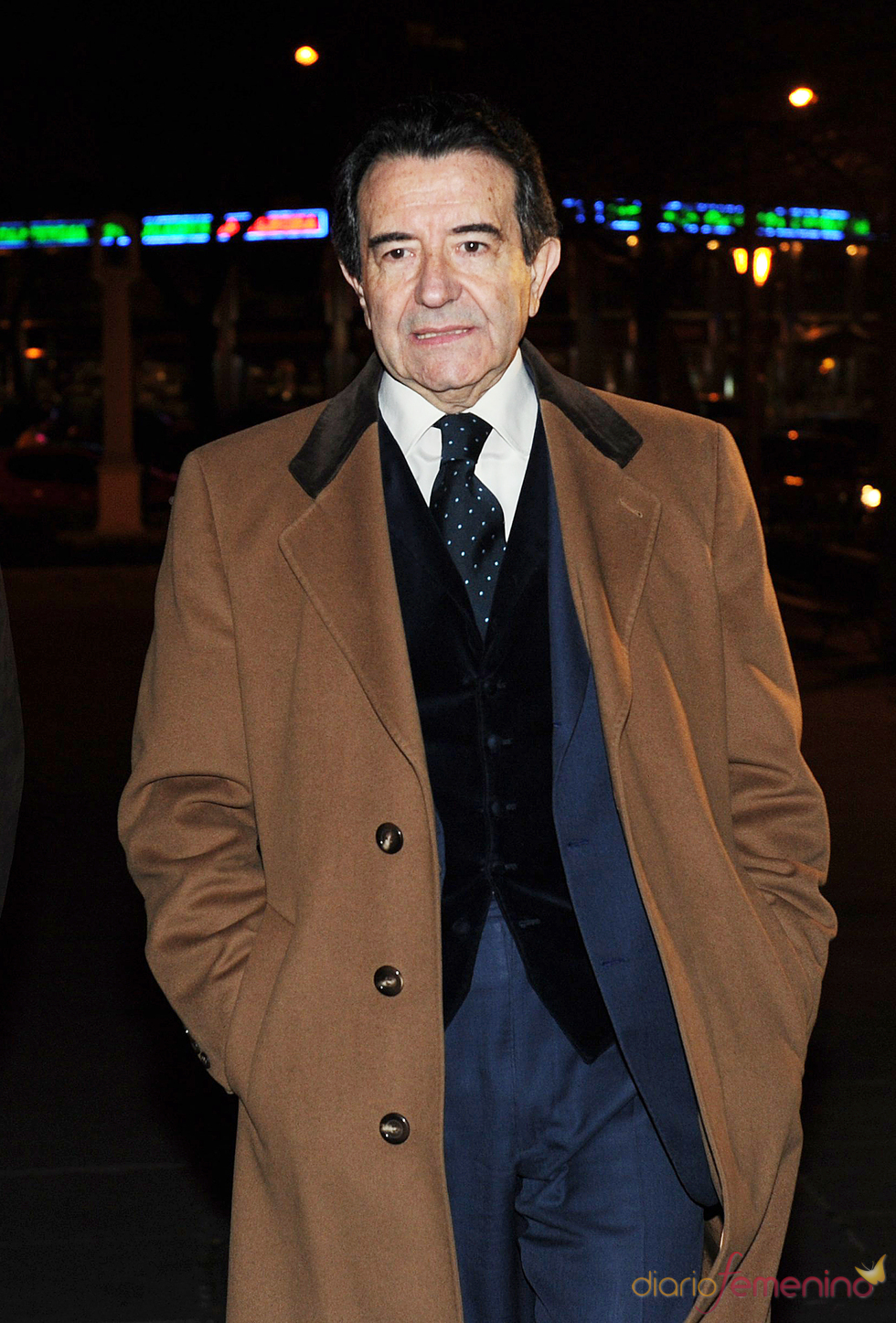 Enrique Cornejo en la misa funeral por Juanito Navarro