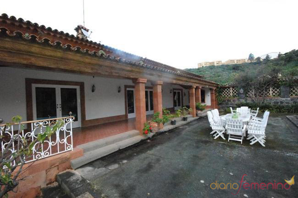 Patio exterior de la posible futura mansión de Fernando Alonso y Raquel del Rosario