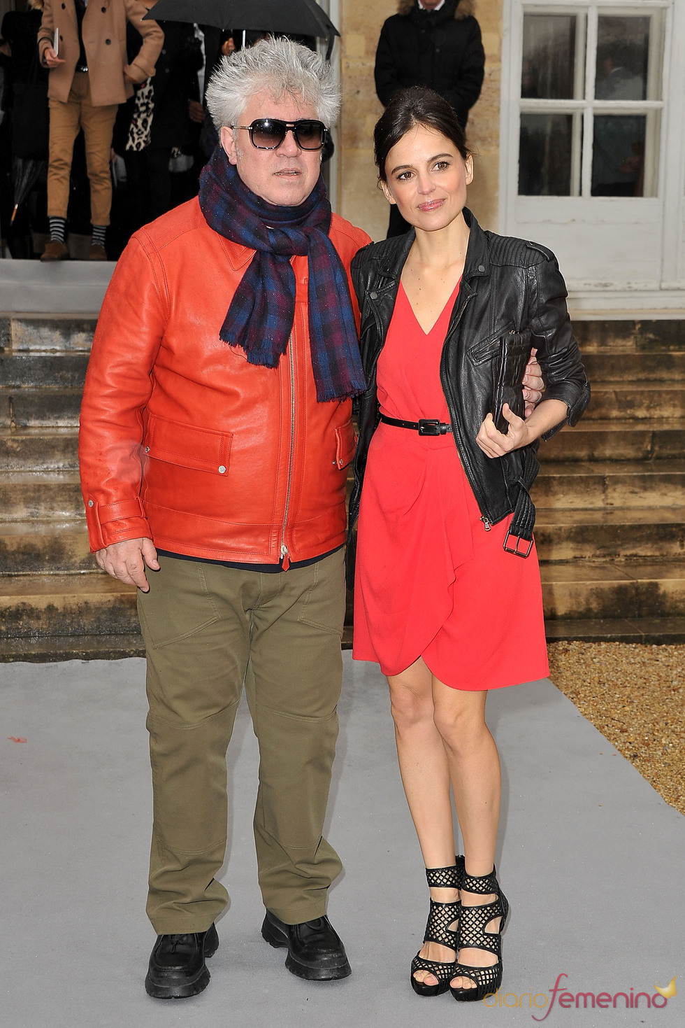 Pedro Almodóvar y Elena Anaya, seguidores de John Galiano en París