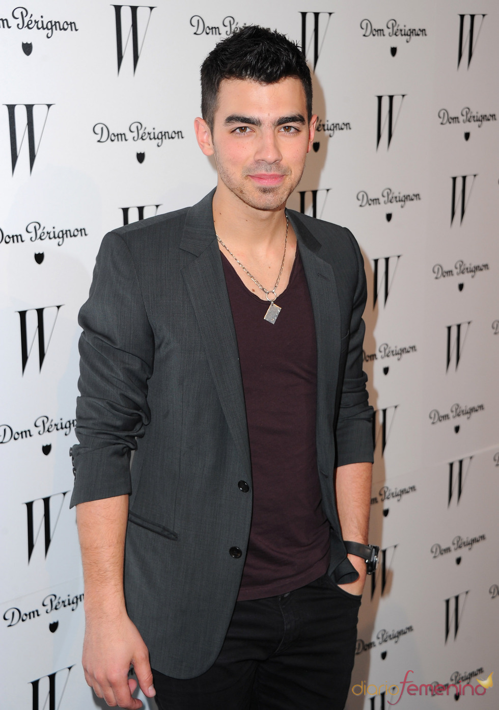 Joe Jonas anuncia que tiene proyectos musicales sin sus hermanos