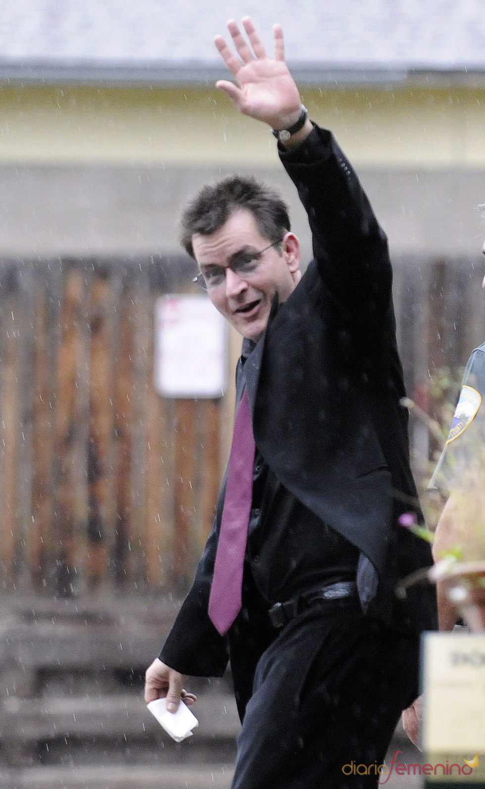 Charlie Sheen ingresa de nuevo en un centro de rehabilitación